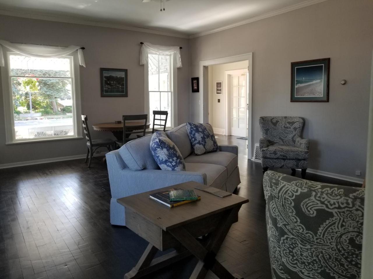 Charlevoix House B&B 외부 사진